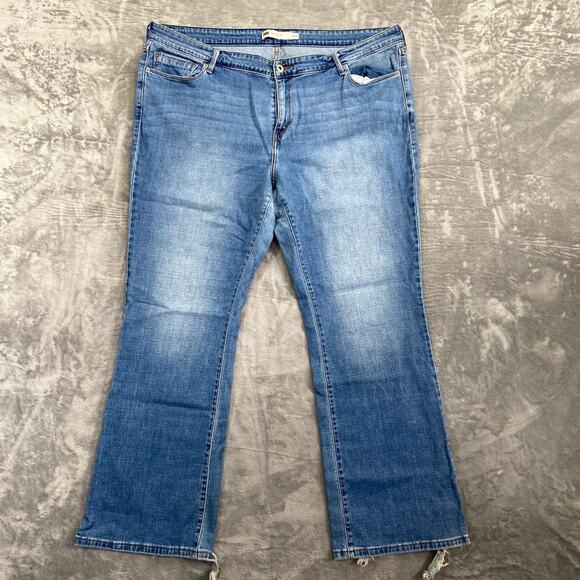 Levi's 590 Bootcut Women's Jeans Size 20W Light Wash Denim - Picture 1 of 10